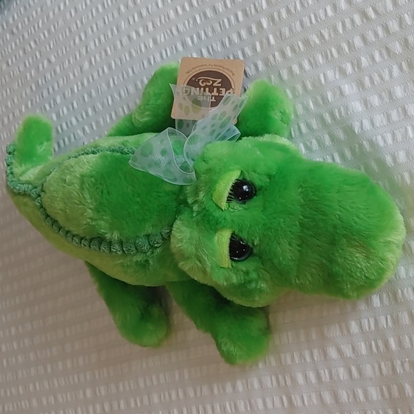🍁 NWT The Petting Zoo Soft Plush Crocodile Stuffed Animal - Picture 1 of 6